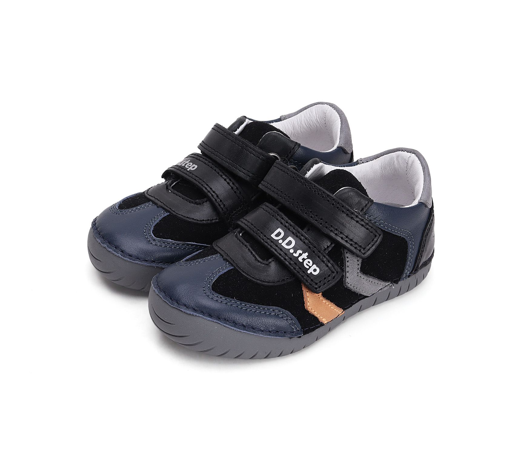 D.D.step bőr félcipő S050-42180AM  BLACK  25-30 méretben